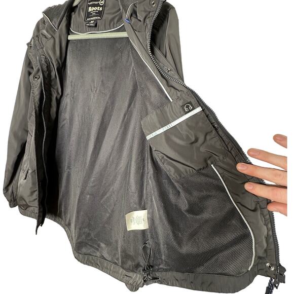 Roots Canada Men's S Hooded Zip Front Jacket Windbreaker Black EUC - Picture 5 of 8